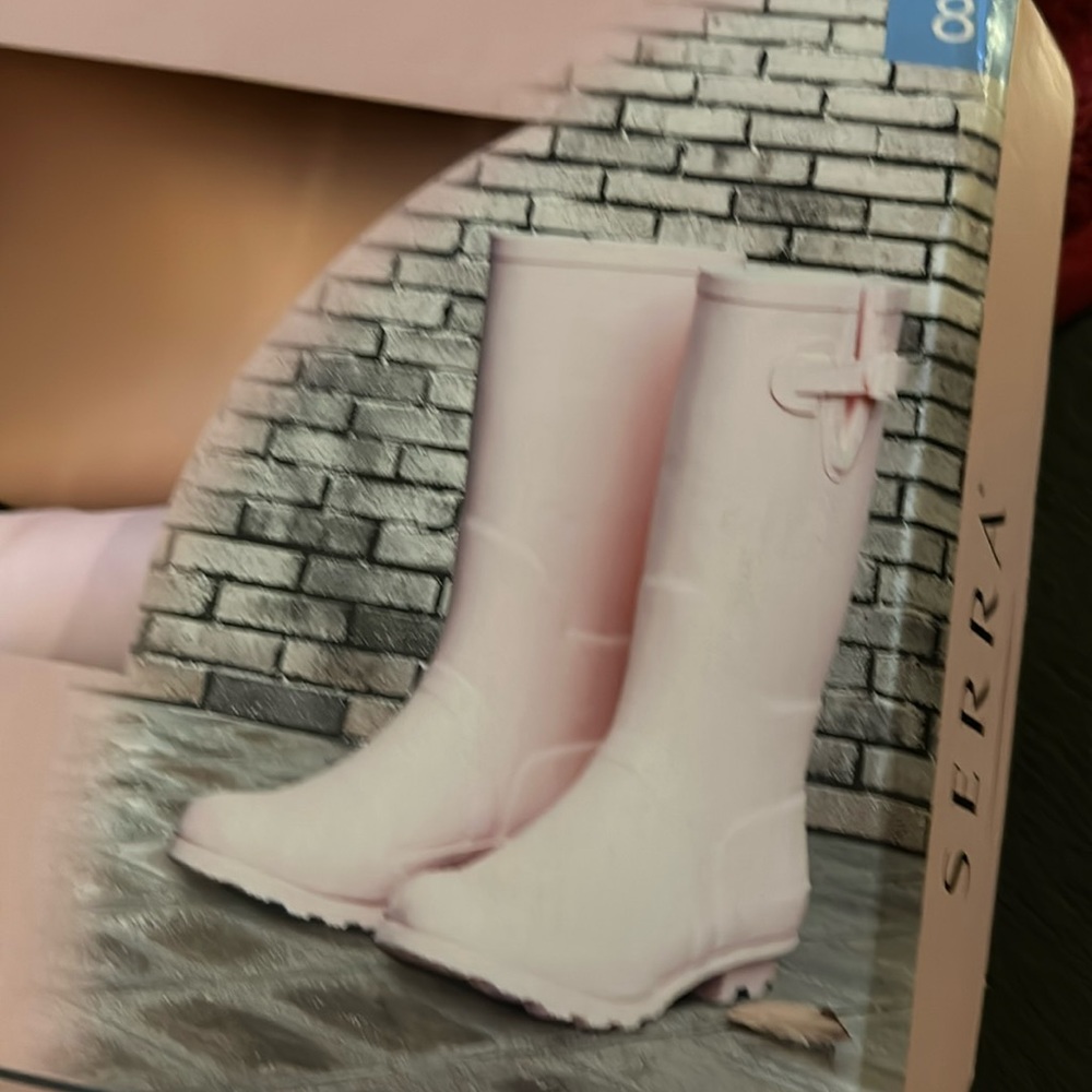 Serra ladies rain boots size 8 light pink, so pretty!